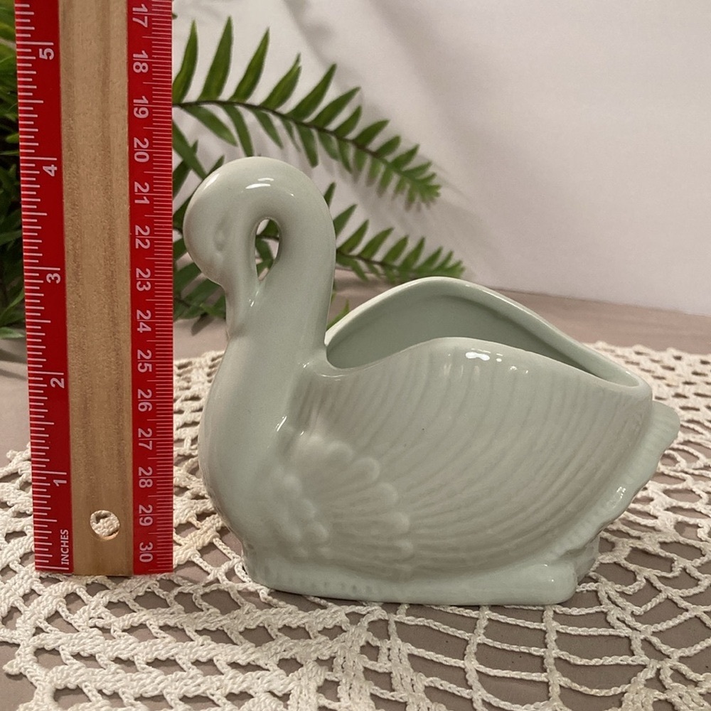 Vintage Graceful Swan Ceramic Planter - Picture 13 of 14